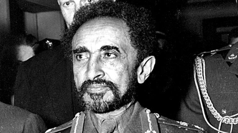 Haile Selassie mit festem Blick in die Ferne