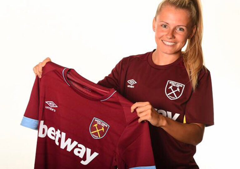 Julia Simic im Trikot von West Ham United